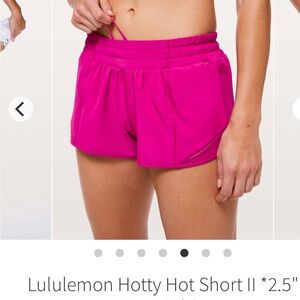 Lululemon Hotty Hot Shorts II Size 4 Phantom Fuchsia 2 1/2”